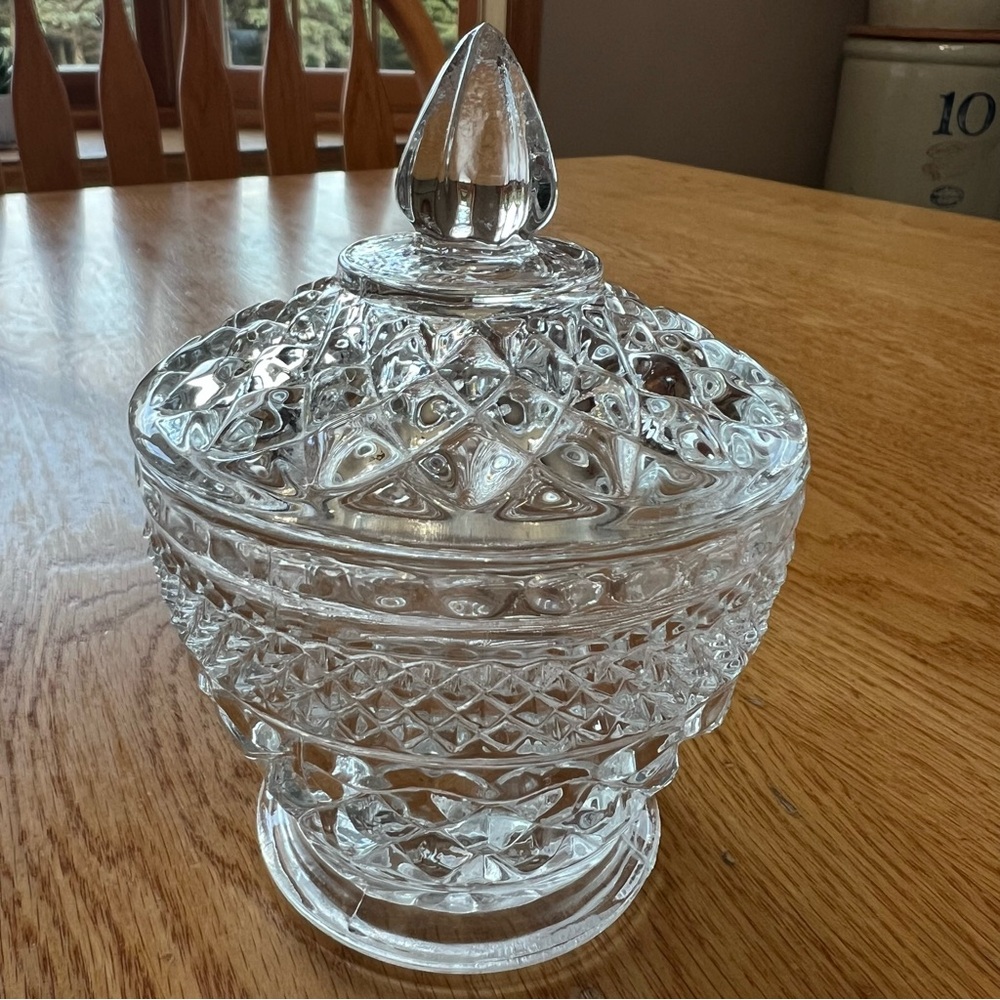 Vintage Sugar Bowl & Lid Wexford by ANCHOR HOCKING (5" tall, 4" wide)